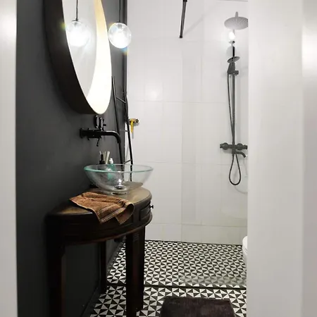 Vintage / Old Town / Center